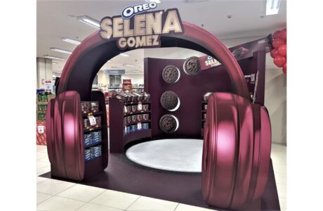 Ações de retail media na Americanas impulsiona vendas do Oreo Selena Gomez