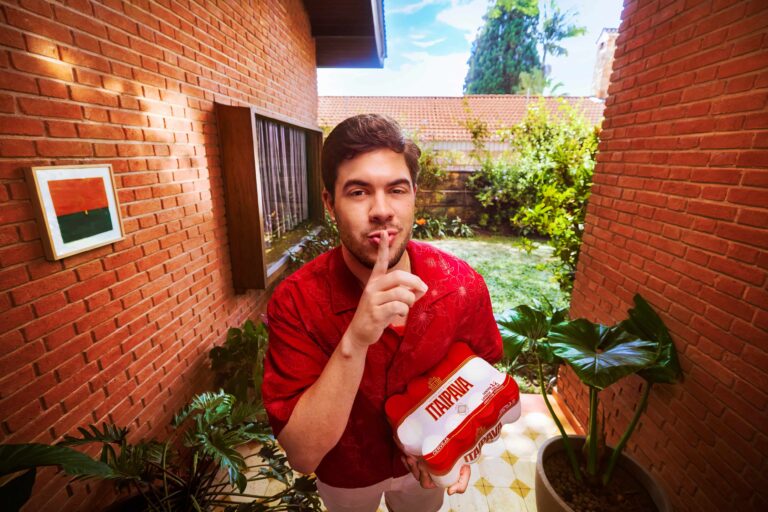 Álvaro Xaro estreia o pré-verão da Itaipava em campanha inédita na TV (1)