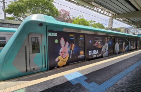 Duracell leva energia de Optimum aos trens de São Paulo para promover o Grande Prêmio de Fórmula 1 no Brasil