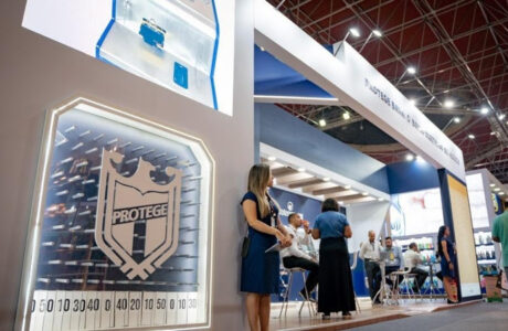 Grupo Protege leva soluções de segurança para o setor varejista na Superminas 2025