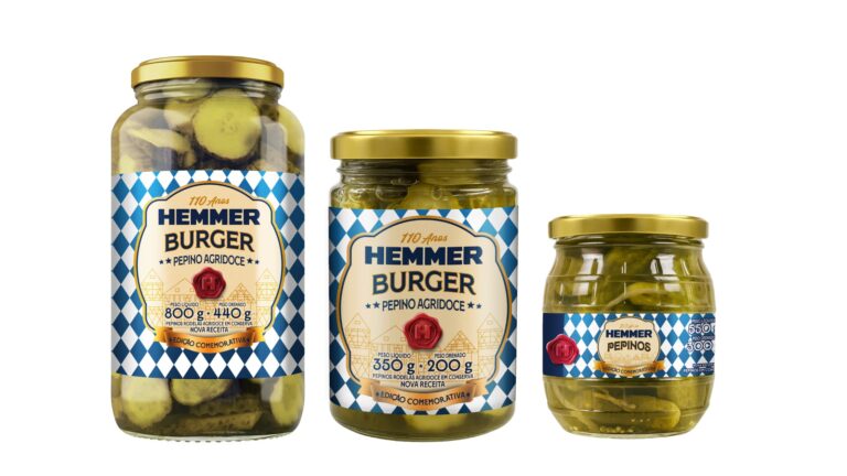Hemmer celebra 110 anos e lança nova embalagem de Pepino Burger na Oktoberfest 2025