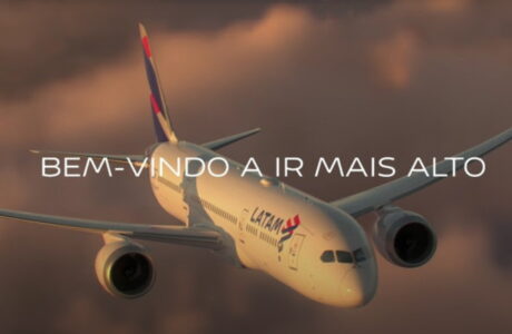 LATAM Airlines lança nova assinatura de marca e reforça compromisso com a hospitalidade e experiência do cliente