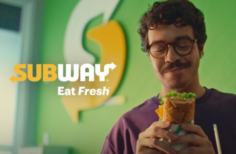 Subway® mostra em nova campanha que é possível comer fast food sem enfiar o pé na jaca
