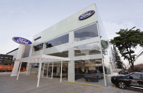 Ford inaugura concessionária com novo conceito global em Campinas