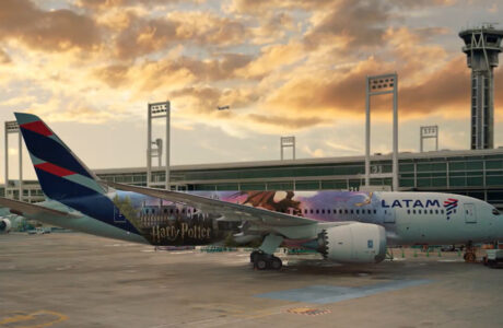 LATAM e Warner Bros. Discovery América Latina levam a magia de Harry Potter aos céus com aviões customizados e experiências a bordo