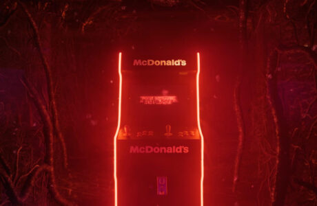 Méqui abre a fenda para o Mundo Invertido em campanha icônica com Stranger Things, da Netflix