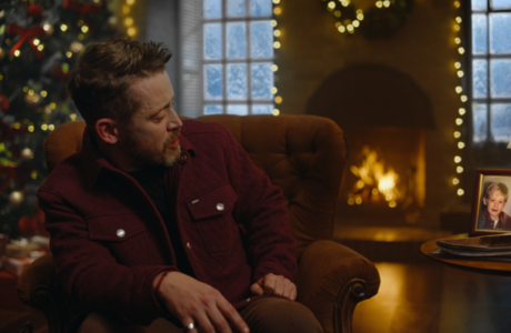 Bradesco aposta em Macaulay Culkin para campanha de fim de ano