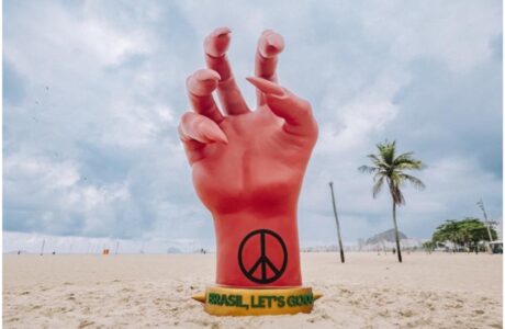 Lady Gaga volta às areias de Copacabana, em ação do Spotify