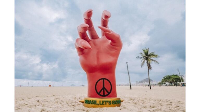 Lady Gaga volta às areias de Copacabana, em ação do Spotify
