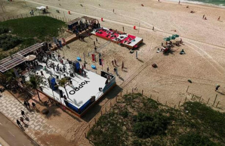 Praia de Ipanema é ponto de encontro de saúde e bem-estar neste verão com a Rio Academia YoPRO