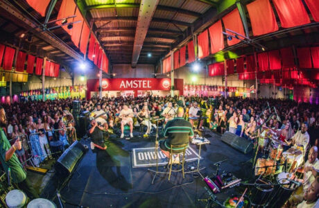 Amstel celebra diversidade cultural no maior festival de música do RJ