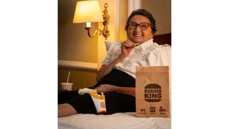Burger King® brinca com a expectativa de premiação internacional em ação com Tânia Maria