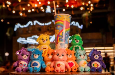 Cacau Show lança bebida de chocolate servida em copo surpresa dos Ursinhos Carinhosos