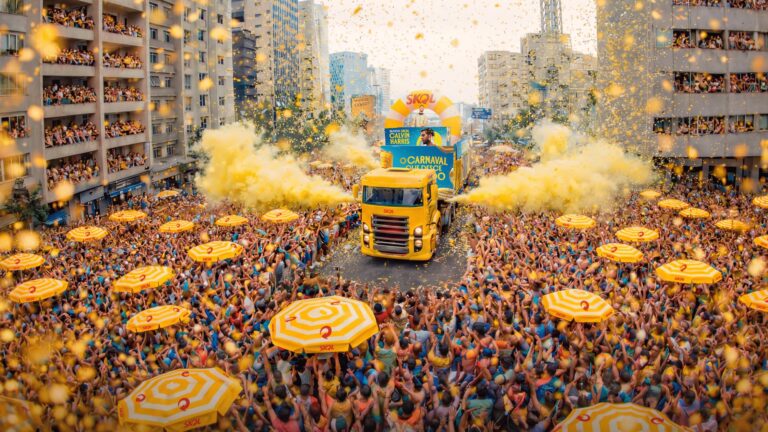 Carnaval que desce redondo Skol