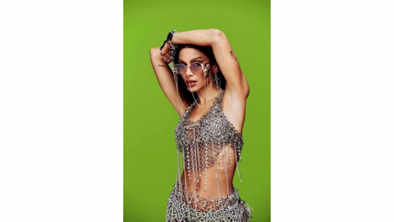 Chilli Beans e Anitta estão juntos em coleção inédita