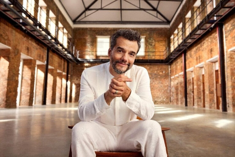 Elo celebra cultura nacional em campanha inspirada na trajetória de Wagner Moura