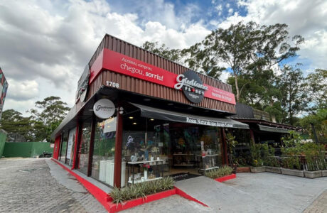 Giuliana Flores inaugura nova loja no Jardim Marajoara em São Paulo