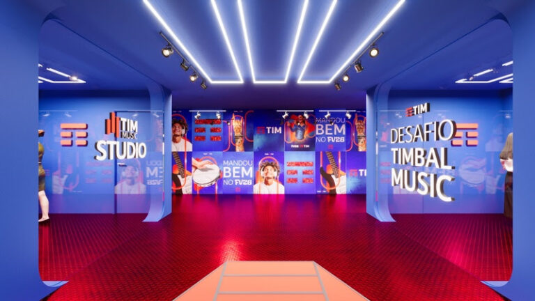 Projeção do estande da TIM no Festival de Verão de Salvador 2026