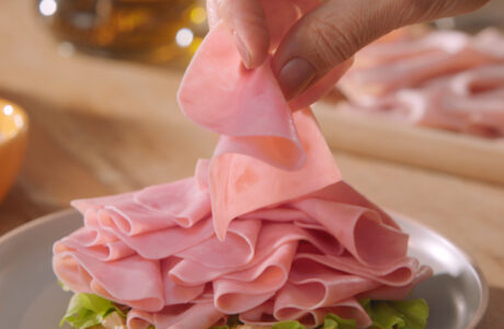 Sadia promove praticidade e versatilidade do portfólio de frios