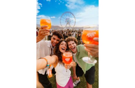 Aperol vai mandar alguém pro Coachella com tudo pago!