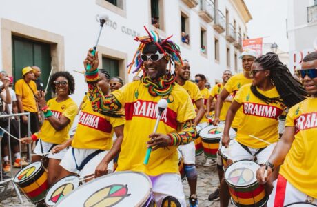 Brahma convoca Olodum para abrir as portas do Carnaval a Carlo Ancelotti