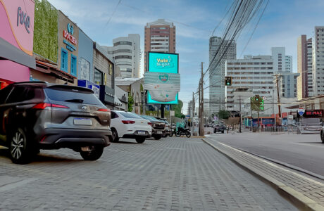 Eletromidia Ceará promove campanha “Vale Night” da Pampers