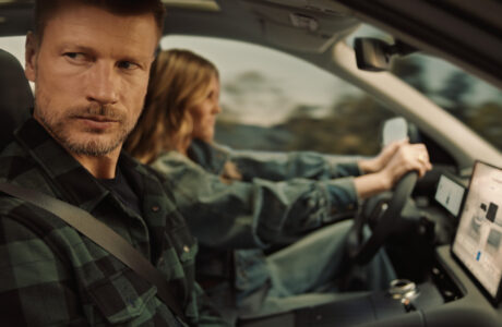 Fernanda Lima e Rodrigo Hilbert estrelam a campanha de lançamento do Geely EX5