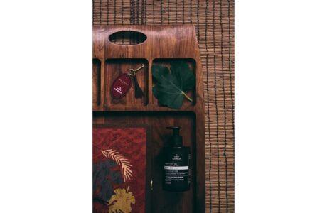 Natura Bothânica e WAIWAI Rio apresentam peça exclusiva e limitada para o Natal 2025