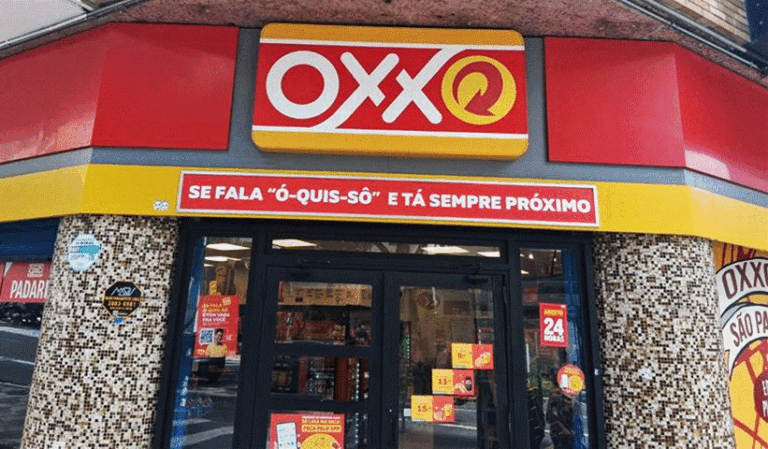 OXXO e Skol levam o tradicional desce redondo da marca para transformar as lojas em experiências no Carnaval