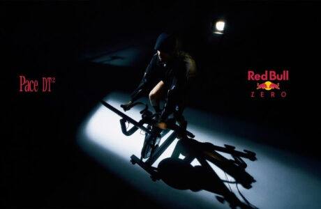 PACE e Red Bull apresentam colaboração inédita em coleção de roupas sportswear
