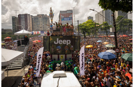 Stellantis e Jeep apoiam o Galo da Madrugada para celebrar a cultura pernambucana