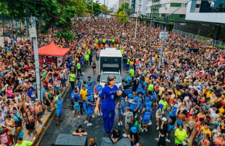 Terra leva marcas ao Carnaval de rua