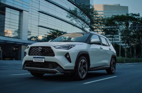 Toyota convida para experiência híbrida autêntica em campanha do novo Yaris Cross para América Latina