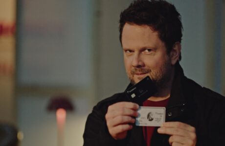 ​Selton Mello assume protagonismo em sua primeira grande campanha multicanal como “cliente-propaganda” do Bradesco