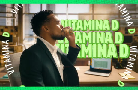 Campanha destaca Yakult 40 com vitamina D