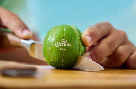 Corona lança campanha global para assegurar o corte ideal no ritual do limão