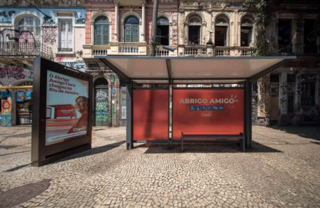 Eletromidia e Claro anunciam a expansão do projeto Abrigo Amigo no Rio de Janeiro