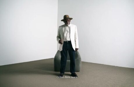 Em resposta à pureza global, Oriba celebra a diversidade no jeans