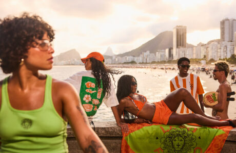FARM Rio + Matte Leão lançam collab que celebra dois clássicos do verão carioca