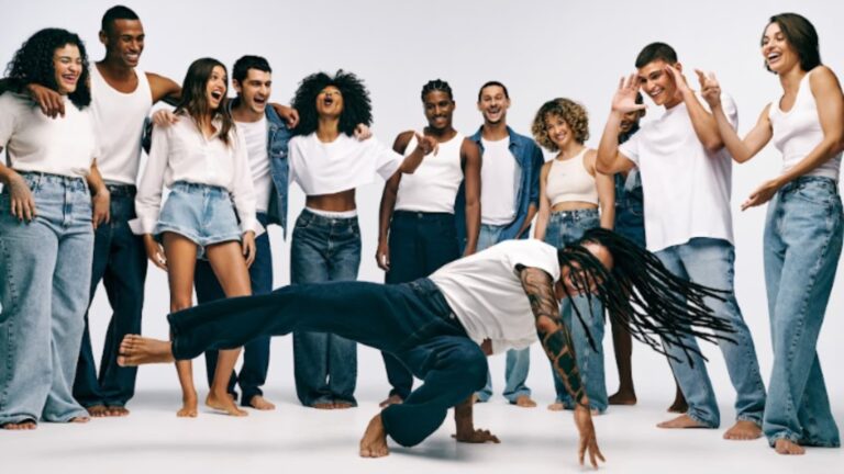 Hering lança campanha Jeans é na Hering com videoclipe ao som de Claudinho & Buchecha