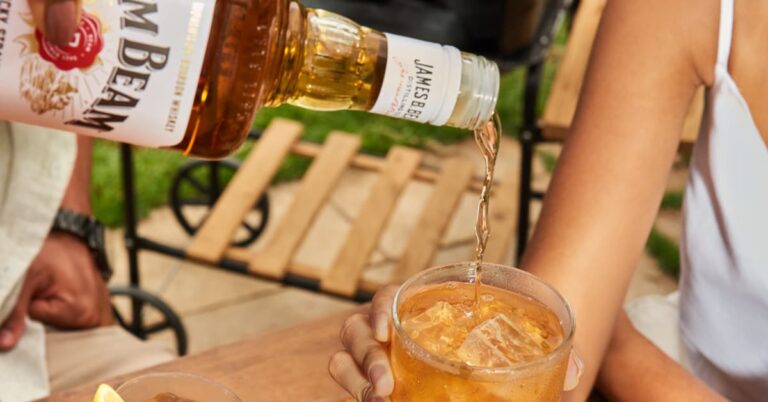 Jim Beam reforça sua conexão histórica com o automobilismo