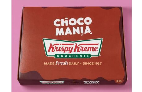 Krispy Kreme lança campanha Chocomania e apresenta Chocofriend para celebrar a época mais doce do ano