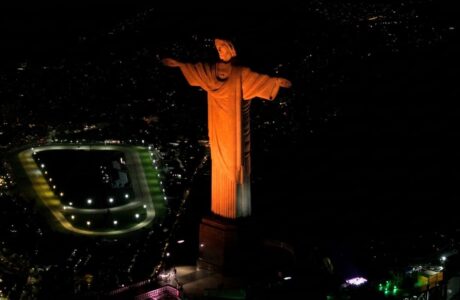 Le Creuset ilumina o Cristo Redentor e celebra 100 anos com eventos em São Paulo e Rio