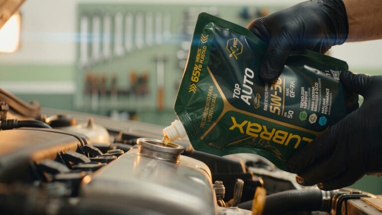 Lubrax lança campanha para apresentar primeira embalagem flexível de lubrificante no Brasil