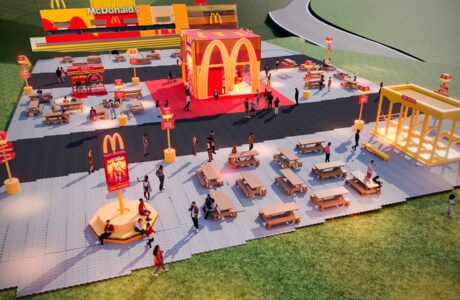 McDonald’s transforma Lollapalooza em palco para conectar fandoms com moda, música e cultura pop
