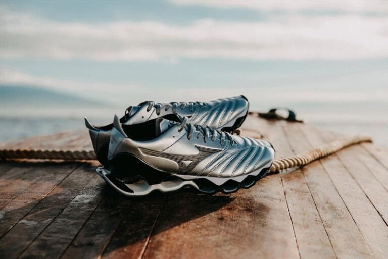 Mizuno une futebol e sportstyle no lançamento da edição especial de Wave Prophecy Morelia Neo com cor inédit