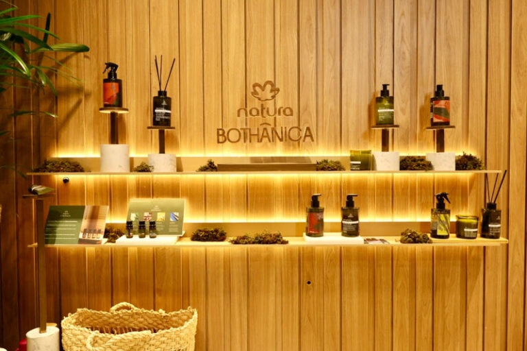 Natura Bothânica transforma Casa Dexco em experiência sensorial