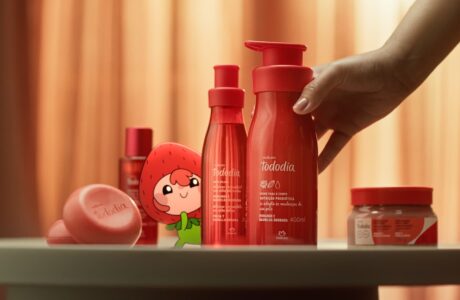 Natura e Africa Creative apresentam a campanha de lançamento da nova linha Natura Tododia Morango e Baunilha Dourada
