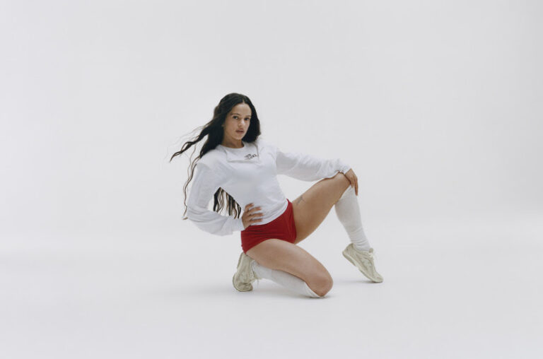 New Balance apresenta releitura do 204L com Rosalía protagonizando nova campanha