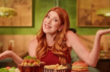 Outback volta em campanha com Dani Calabresa